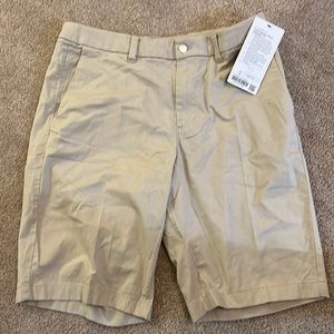 Khaki lululemon short size 32, with tag